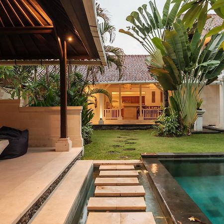 Uma Lima Villa Batu Belig - Close To The Beach Чангу Экстерьер фото